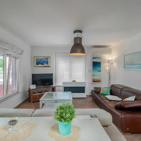 2 Bedroom Stunning In Barbat