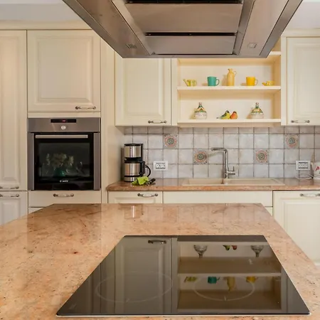 2 Bedroom Stunning In Barbat
