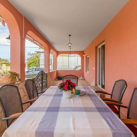 2 Bedroom Stunning In Barbat *
